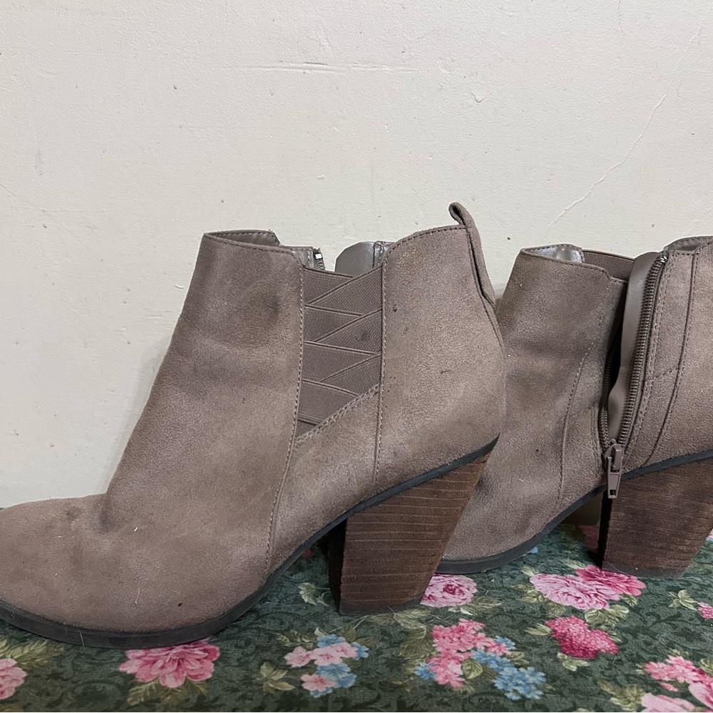Heeled ankle booties